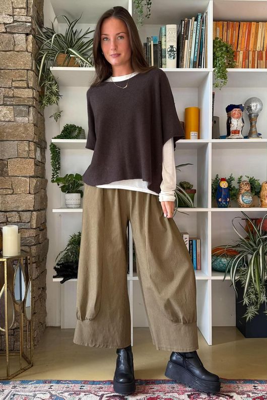 Bennie Quirky Barrel Pant Deep Olive Pin Stripe